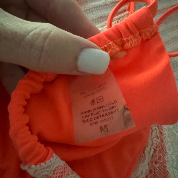 Beach bunny bathing suit - Picture 4 of 4